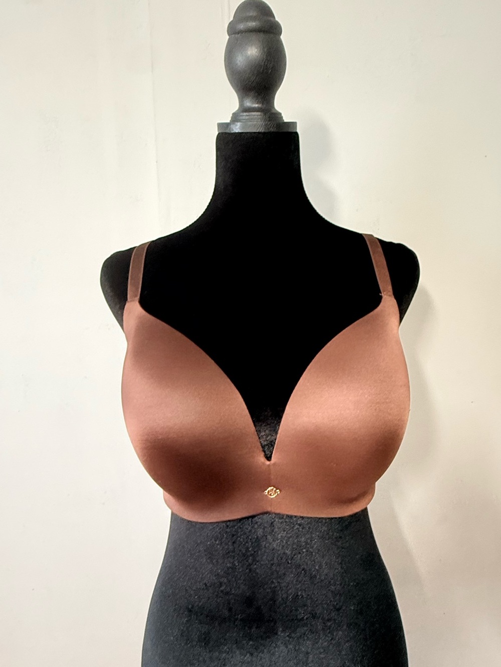 Victorias secret So Obsessed smooth wireless push-up bra. - Picture 1 of 5